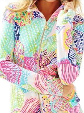 Lilly Pulitzer Pastel Slipper Captain Popover Roar Jacket 
In size med